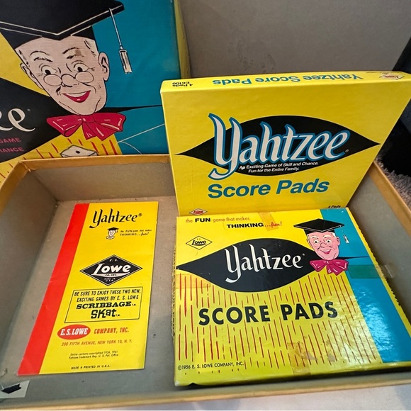 Vintage 1956 ORIGINAL YAHTZEE Dice Family Board Game E.S. Lowe Co Well Loved - Picture 2 of 5